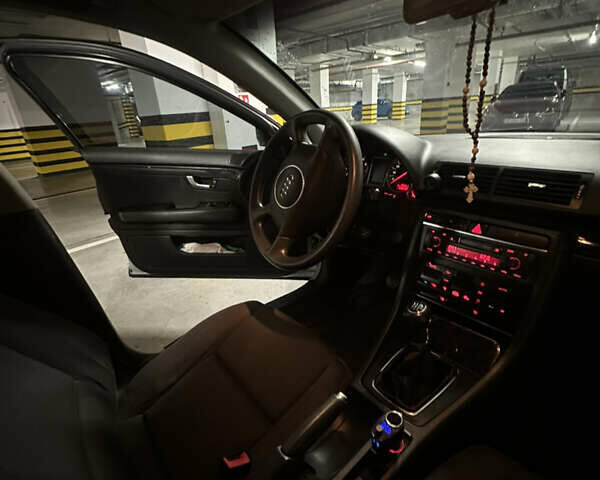 Сірий Ауді А4, об'ємом двигуна 1.6 л та пробігом 250 тис. км за 4400 $, фото 8 на Automoto.ua