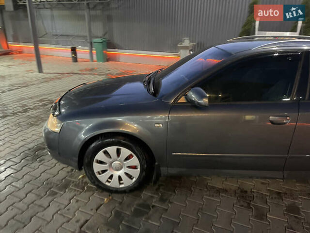 Ауді А4 2002 у Чернівцях на Automoto.ua Сірий Ауді А4, об'ємом двигуна 2.5 л та пробігом 290 тис. км за 5300 $, фото 3 на Automoto.ua