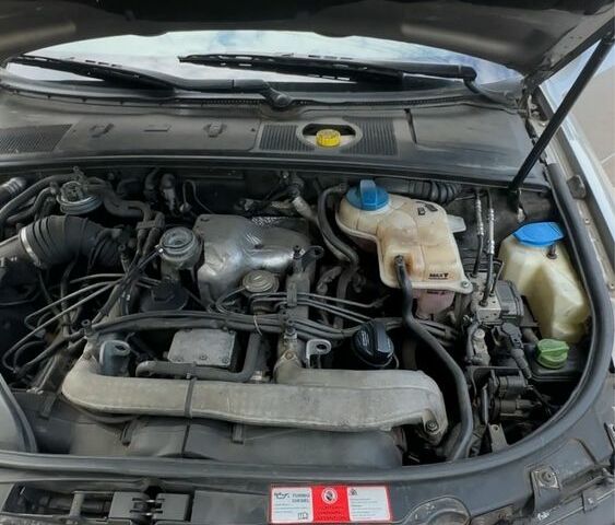 Серый Ауди А4, объемом двигателя 2.5 л и пробегом 317 тыс. км за 4500 $, фото 13 на Automoto.ua