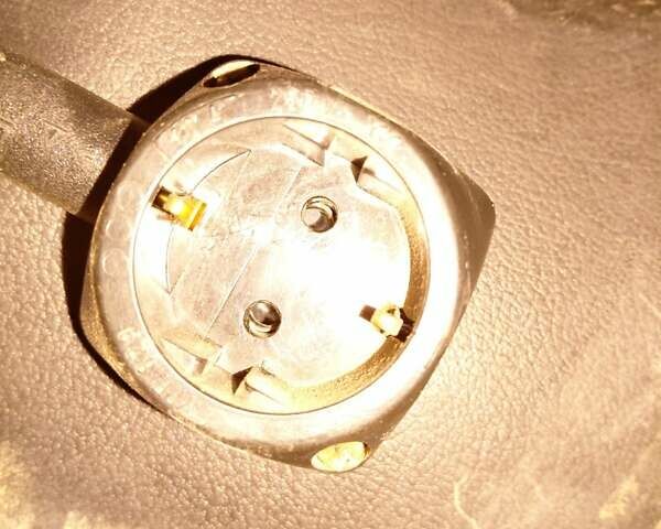 Сірий Ауді А4, об'ємом двигуна 1.78 л та пробігом 300 тис. км за 3850 $, фото 16 на Automoto.ua