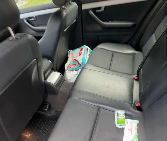 Серый Ауди А4, объемом двигателя 2.5 л и пробегом 317 тыс. км за 4500 $, фото 14 на Automoto.ua