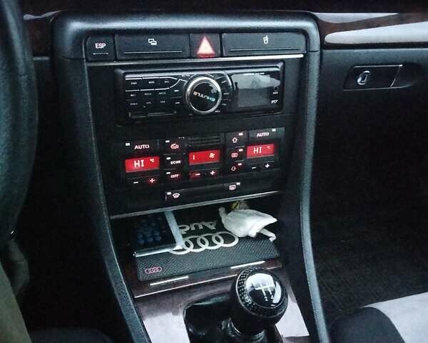 Сірий Ауді А4, об'ємом двигуна 2.5 л та пробігом 350 тис. км за 3700 $, фото 9 на Automoto.ua