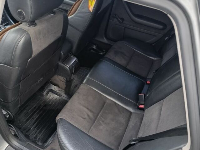 Серый Ауди А4, объемом двигателя 2 л и пробегом 324 тыс. км за 4500 $, фото 6 на Automoto.ua