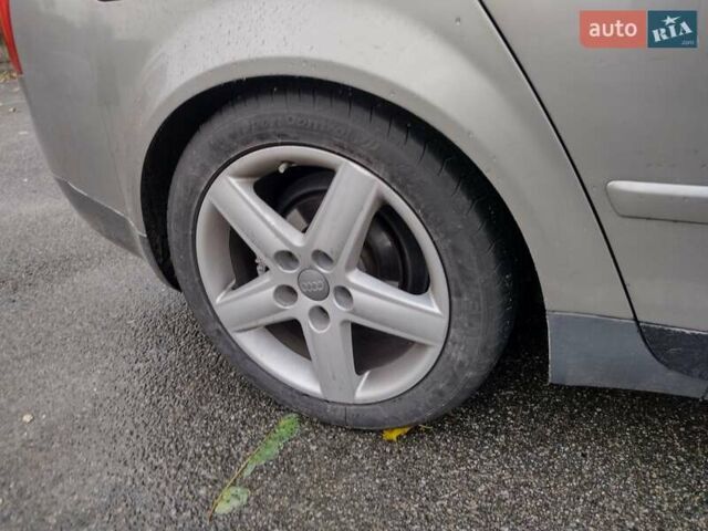 Серый Ауди А4, объемом двигателя 2.5 л и пробегом 265 тыс. км за 5400 $, фото 9 на Automoto.ua