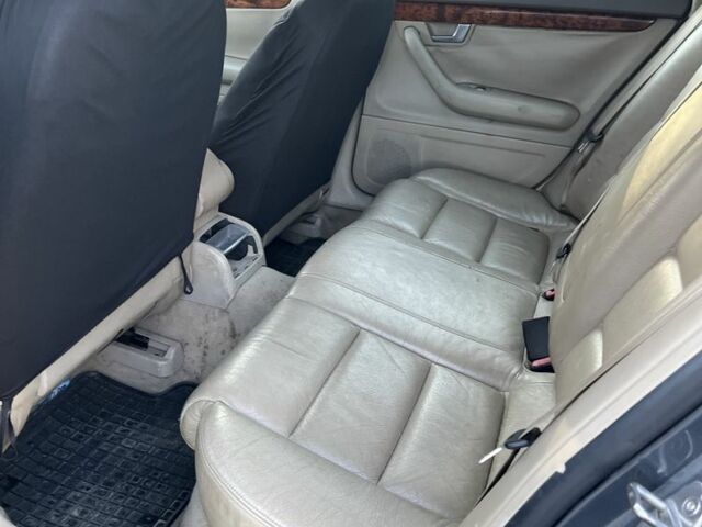 Сірий Ауді А4, об'ємом двигуна 2 л та пробігом 290 тис. км за 2425 $, фото 5 на Automoto.ua