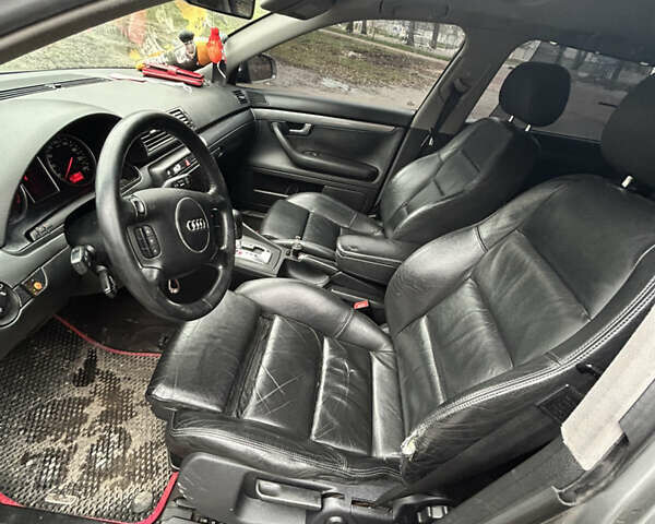 Серый Ауди А4, объемом двигателя 2.4 л и пробегом 240 тыс. км за 5000 $, фото 4 на Automoto.ua