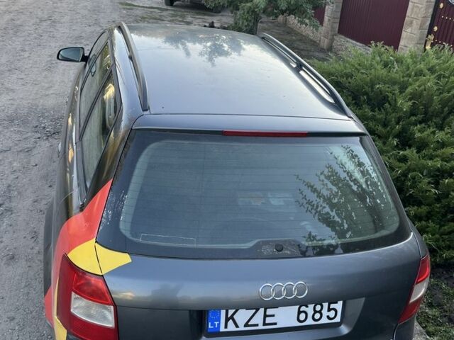 Сірий Ауді А4, об'ємом двигуна 2 л та пробігом 290 тис. км за 2425 $, фото 4 на Automoto.ua