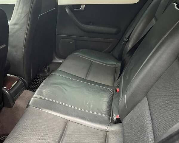 Ауді А4 2002 у Обухове на Automoto.ua Сірий Ауді А4, об'ємом двигуна 2.5 л та пробігом 320 тис. км за 3900 $, фото 2 на Automoto.ua