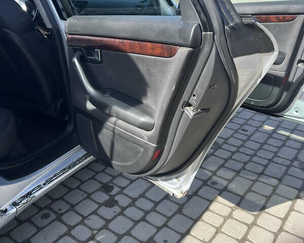 Серый Ауди А4, объемом двигателя 2.5 л и пробегом 280 тыс. км за 3500 $, фото 14 на Automoto.ua