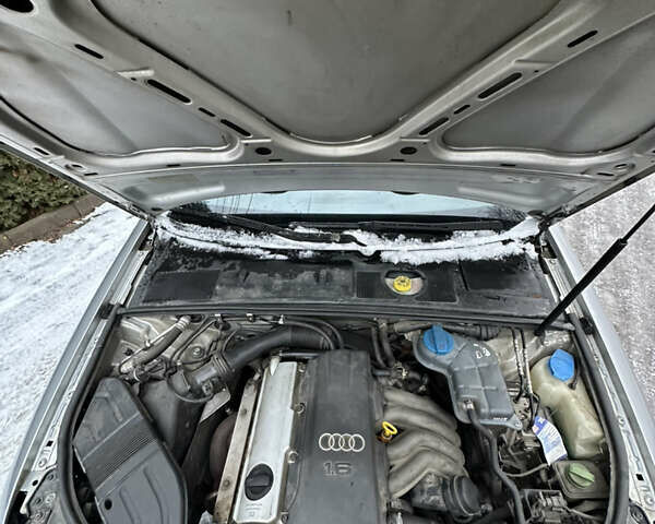 Сірий Ауді А4, об'ємом двигуна 1.6 л та пробігом 250 тис. км за 4400 $, фото 49 на Automoto.ua