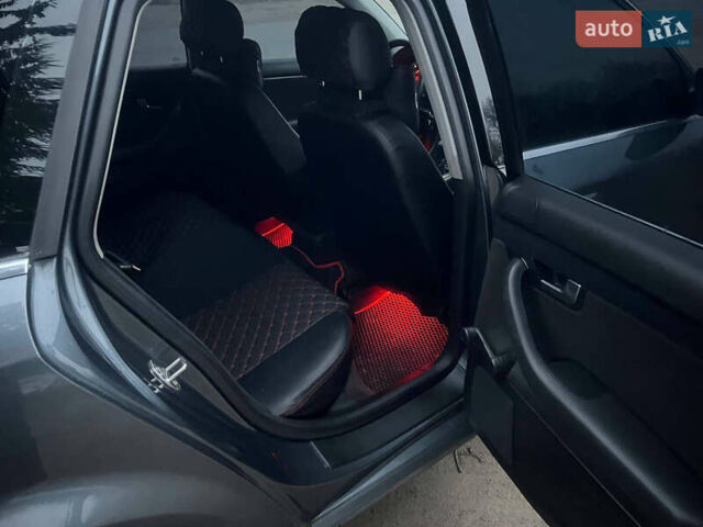 Сірий Ауді А4, об'ємом двигуна 1.6 л та пробігом 282 тис. км за 4499 $, фото 5 на Automoto.ua