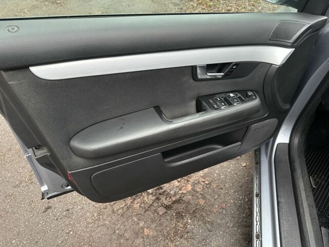 Серый Ауди А4, объемом двигателя 2.5 л и пробегом 320 тыс. км за 3700 $, фото 6 на Automoto.ua