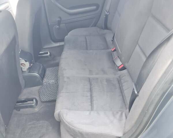 Серый Ауди А4, объемом двигателя 1.6 л и пробегом 360 тыс. км за 4800 $, фото 2 на Automoto.ua