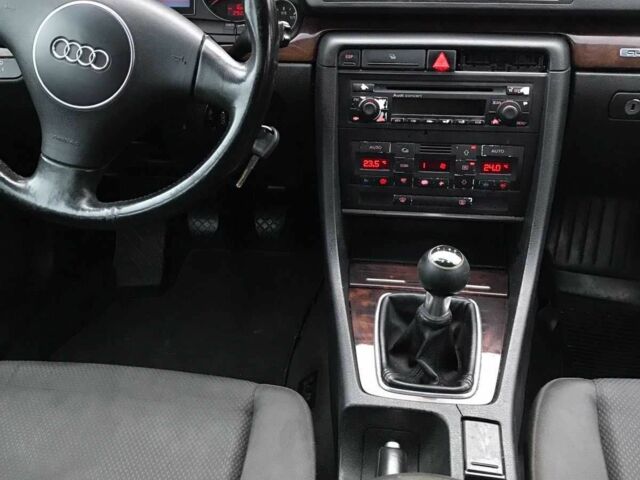 Сірий Ауді А4, об'ємом двигуна 2.5 л та пробігом 260 тис. км за 2250 $, фото 18 на Automoto.ua