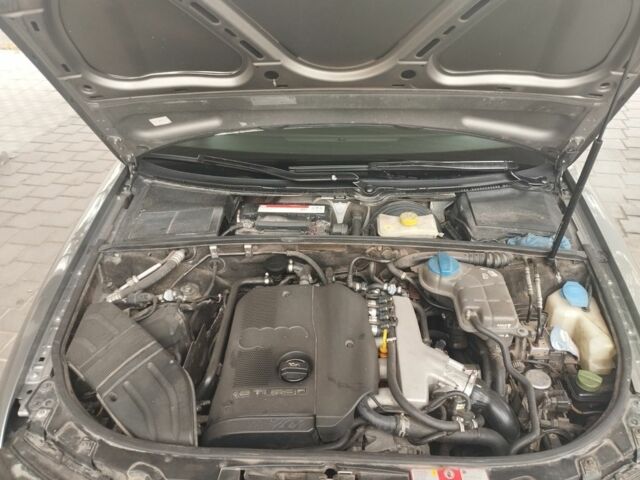 Сірий Ауді А4, об'ємом двигуна 1.8 л та пробігом 320 тис. км за 5000 $, фото 17 на Automoto.ua