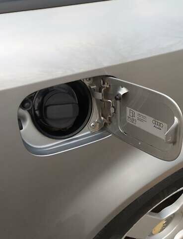 Серый Ауди А4, объемом двигателя 2 л и пробегом 245 тыс. км за 7000 $, фото 10 на Automoto.ua