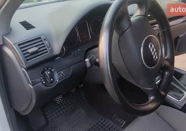 Серый Ауди А4, объемом двигателя 1.6 л и пробегом 234 тыс. км за 4450 $, фото 12 на Automoto.ua