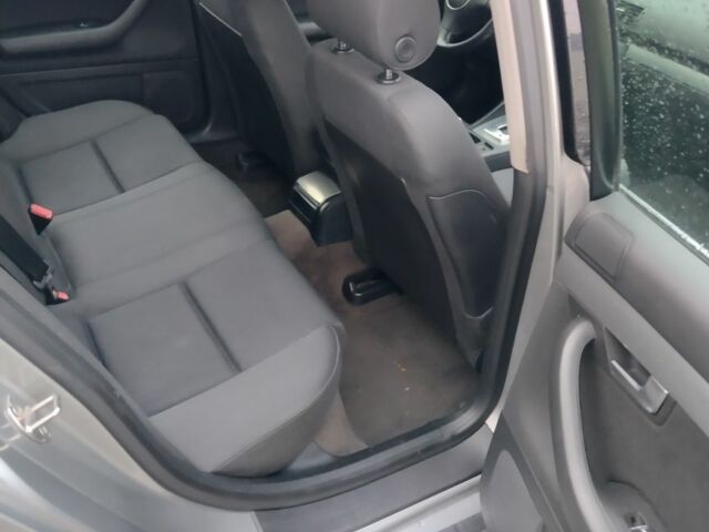 Ауді А4 2002 у Петропавлівська Борщагівка на Automoto.ua Сірий Ауді А4, об'ємом двигуна 2.5 л та пробігом 260 тис. км за 5200 $, фото 16 на Automoto.ua