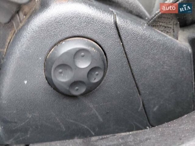 Сірий Ауді А4, об'ємом двигуна 1.78 л та пробігом 300 тис. км за 3850 $, фото 11 на Automoto.ua