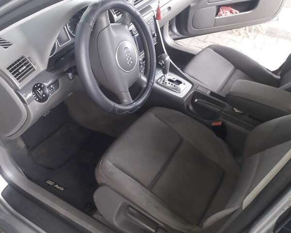 Серый Ауди А4, объемом двигателя 2.5 л и пробегом 263 тыс. км за 4600 $, фото 6 на Automoto.ua