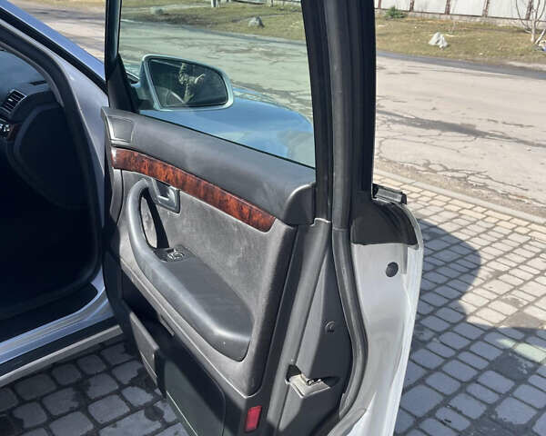 Серый Ауди А4, объемом двигателя 2.5 л и пробегом 280 тыс. км за 3500 $, фото 13 на Automoto.ua