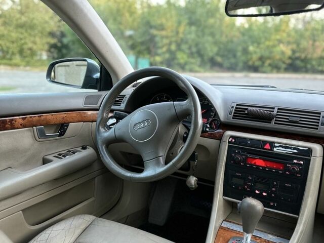 Сірий Ауді А4, об'ємом двигуна 2.5 л та пробігом 250 тис. км за 2700 $, фото 7 на Automoto.ua