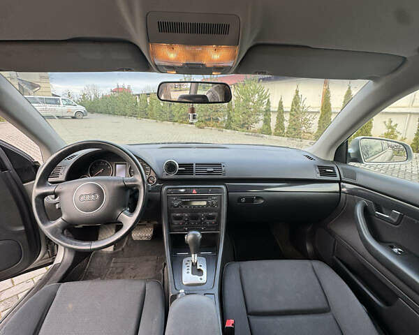 Сірий Ауді А4, об'ємом двигуна 2 л та пробігом 230 тис. км за 4600 $, фото 5 на Automoto.ua