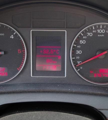 Сірий Ауді А4, об'ємом двигуна 2.5 л та пробігом 390 тис. км за 3150 $, фото 6 на Automoto.ua