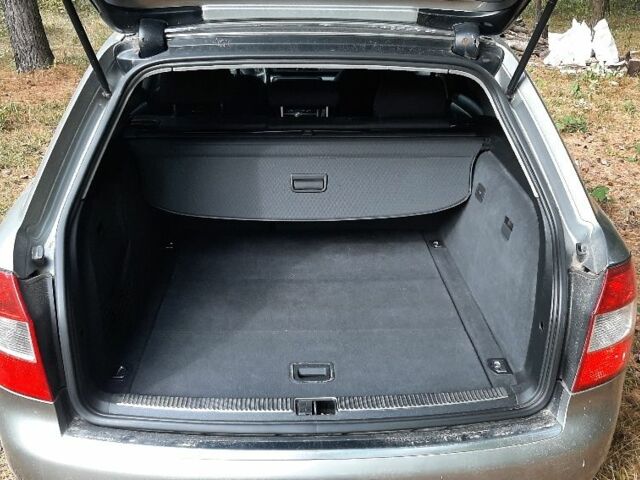 Серый Ауди А4, объемом двигателя 2 л и пробегом 256 тыс. км за 4400 $, фото 5 на Automoto.ua