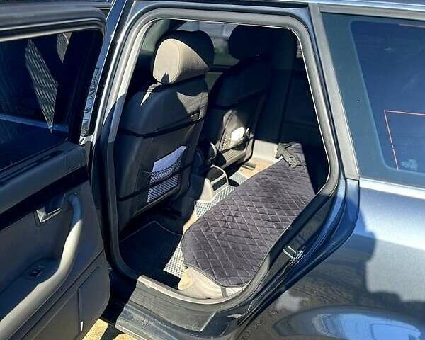 Серый Ауди А4, объемом двигателя 2 л и пробегом 300 тыс. км за 5500 $, фото 4 на Automoto.ua