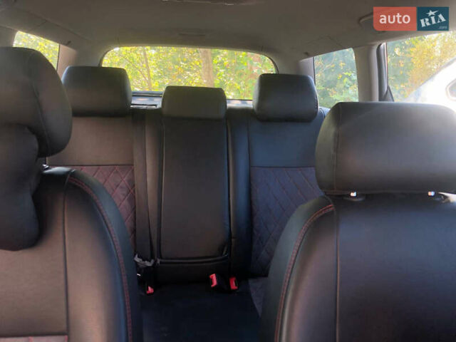 Серый Ауди А4, объемом двигателя 1.6 л и пробегом 215 тыс. км за 4900 $, фото 8 на Automoto.ua