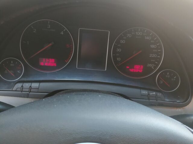 Серый Ауди А4, объемом двигателя 0 л и пробегом 433 тыс. км за 2000 $, фото 1 на Automoto.ua