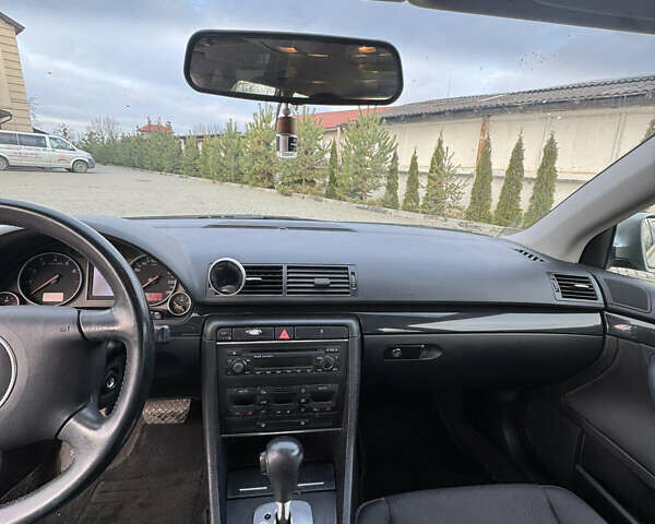 Сірий Ауді А4, об'ємом двигуна 2 л та пробігом 230 тис. км за 4600 $, фото 7 на Automoto.ua