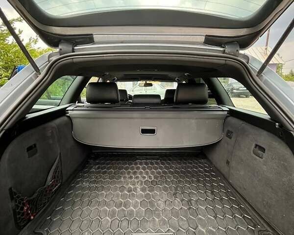 Ауді А4 2002 у Обухове на Automoto.ua Сірий Ауді А4, об'ємом двигуна 2.5 л та пробігом 320 тис. км за 3900 $, фото 3 на Automoto.ua