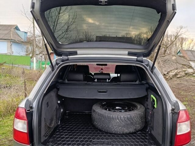 Серый Ауди А4, объемом двигателя 2 л и пробегом 324 тыс. км за 4500 $, фото 3 на Automoto.ua