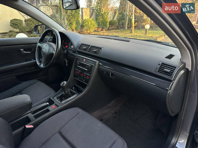 Сірий Ауді А4, об'ємом двигуна 1.6 л та пробігом 218 тис. км за 5350 $, фото 32 на Automoto.ua