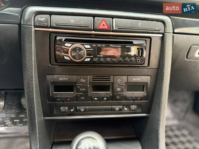 Сірий Ауді А4, об'ємом двигуна 1.98 л та пробігом 210 тис. км за 5000 $, фото 54 на Automoto.ua