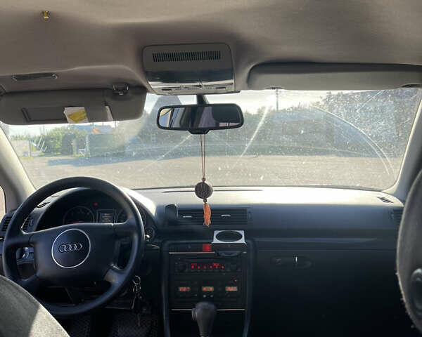 Серый Ауди А4, объемом двигателя 2.5 л и пробегом 368 тыс. км за 5500 $, фото 2 на Automoto.ua