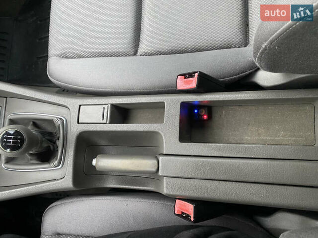 Сірий Ауді А4, об'ємом двигуна 1.8 л та пробігом 276 тис. км за 5000 $, фото 11 на Automoto.ua