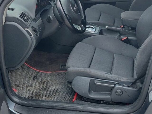 Серый Ауди А4, объемом двигателя 1.8 л и пробегом 240 тыс. км за 6300 $, фото 2 на Automoto.ua