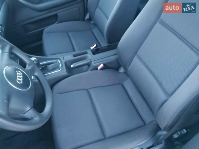 Сірий Ауді А4, об'ємом двигуна 1.6 л та пробігом 162 тис. км за 5450 $, фото 27 на Automoto.ua