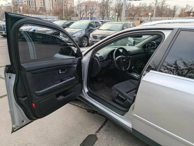 Сірий Ауді А4, об'ємом двигуна 2.4 л та пробігом 282 тис. км за 5390 $, фото 22 на Automoto.ua