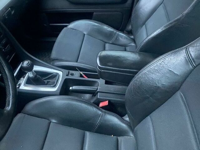 Серый Ауди А4, объемом двигателя 1.9 л и пробегом 385 тыс. км за 3100 $, фото 6 на Automoto.ua