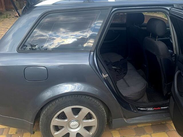 Сірий Ауді А4, об'ємом двигуна 2.5 л та пробігом 400 тис. км за 4500 $, фото 11 на Automoto.ua