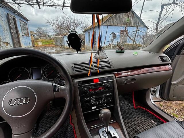 Сірий Ауді А4, об'ємом двигуна 2.5 л та пробігом 468 тис. км за 4600 $, фото 10 на Automoto.ua
