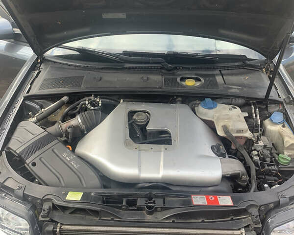 Серый Ауди А4, объемом двигателя 2.5 л и пробегом 400 тыс. км за 5000 $, фото 2 на Automoto.ua