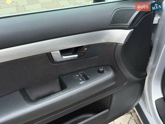 Сірий Ауді А4, об'ємом двигуна 1.8 л та пробігом 211 тис. км за 5900 $, фото 17 на Automoto.ua