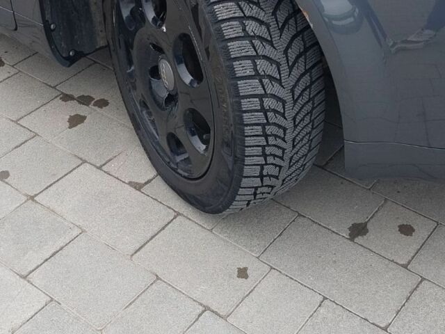 Серый Ауди А4, объемом двигателя 1.8 л и пробегом 239 тыс. км за 6300 $, фото 7 на Automoto.ua