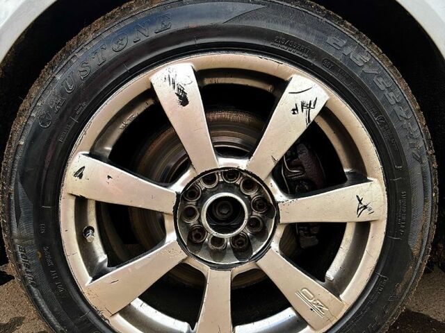 Сірий Ауді А4, об'ємом двигуна 2.5 л та пробігом 468 тис. км за 4600 $, фото 2 на Automoto.ua