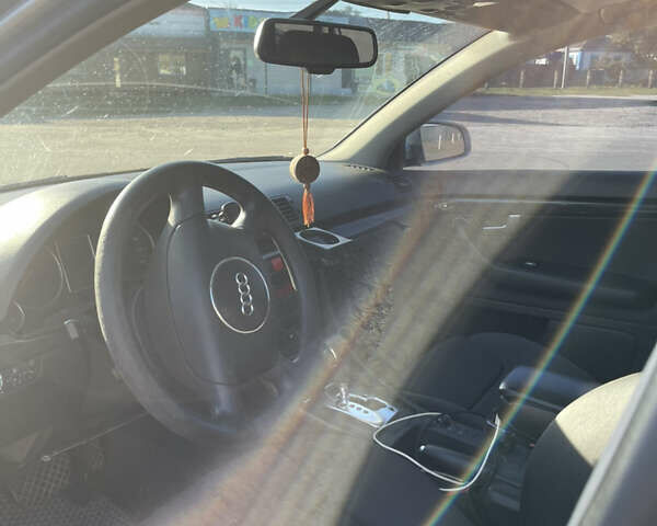 Серый Ауди А4, объемом двигателя 2.5 л и пробегом 368 тыс. км за 5500 $, фото 4 на Automoto.ua